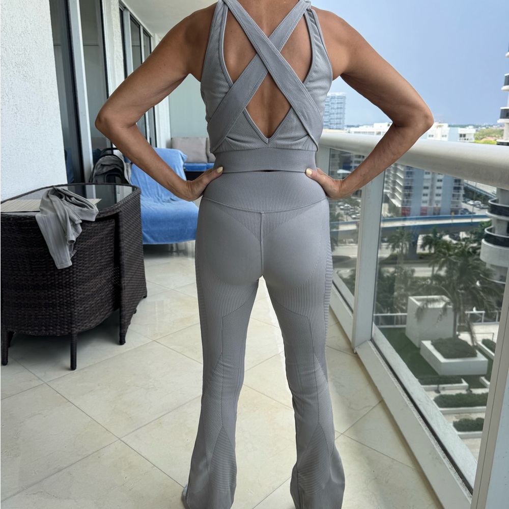 Gray Seamless Activewear Set - image 7